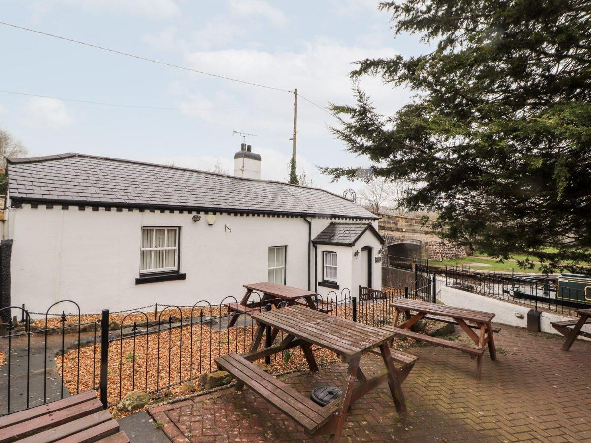 Scotch Hall Cottage Llangollen Buitenkant foto