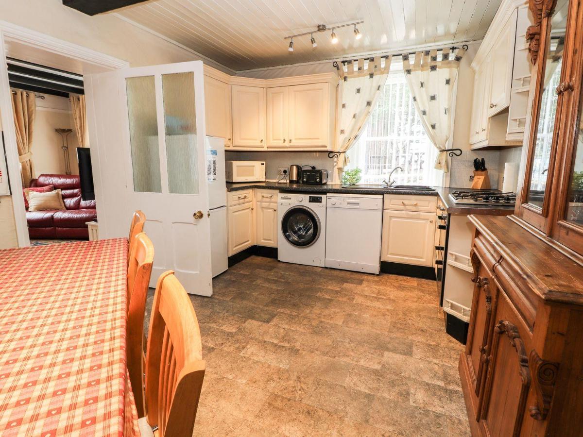 Scotch Hall Cottage Llangollen Buitenkant foto