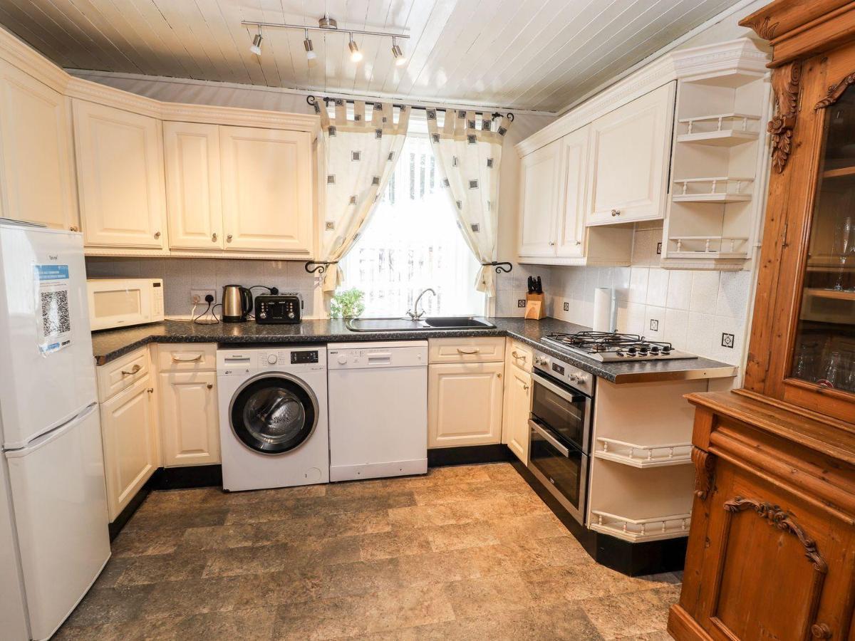 Scotch Hall Cottage Llangollen Buitenkant foto